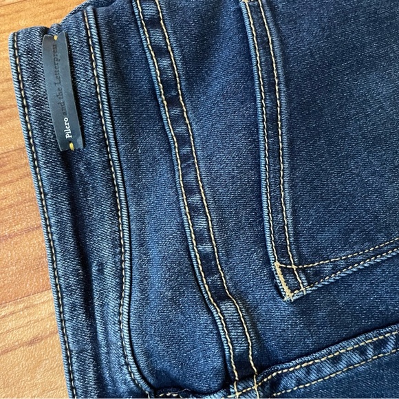 Anthropologie Pilcro Serif Jeans - Picture 4 of 4